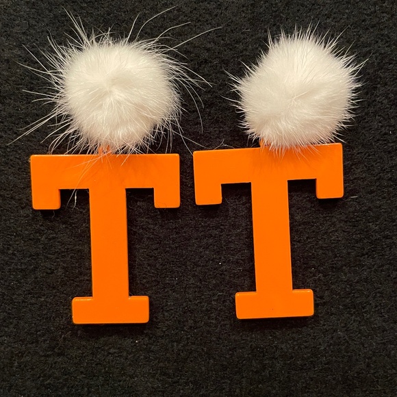 TN Fan Earrings - Picture 1 of 1
